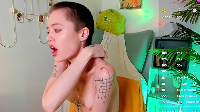 PamelaYong online show from January 25, 4:57 pm