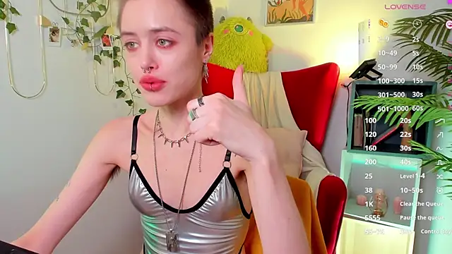 PamelaYong online show from March 20, 1:37 pm