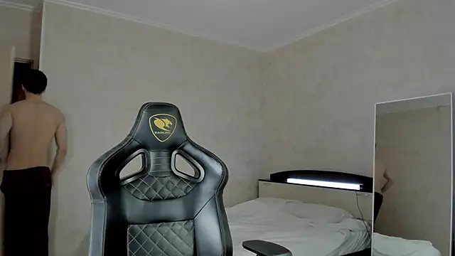 MasonWarholl online show from February 10, 9:47 pm