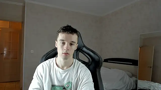 MasonWarholl online show from March 1, 1:40 pm