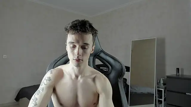 MasonWarholl online show from March 18, 5:20 am