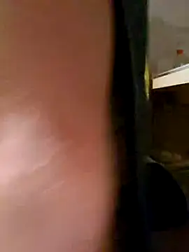 Snapshot of Lion132233 chatting on March 2, 10:27 pm Lion132233 online show from March 2, 10:27 pm