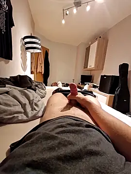 Snapshot of Lion132233 chatting on September 15, 8:42 pm Lion132233 online show from September 15, 8:42 pm