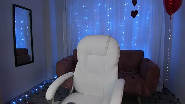 Alice23jones online show from February 15, 2:04 am