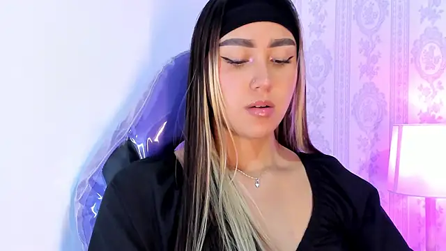 liaa 18 online show from February 28, 4:35 am