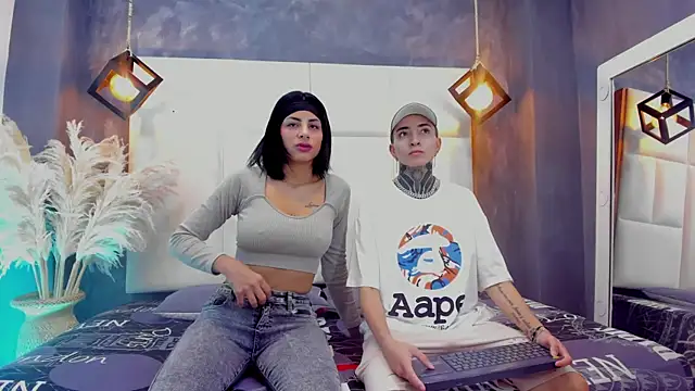 Snapshot of Tinny_and_Candy chatting on October 22, 12:05 pm Tinny and Candy online show from October 22, 12:05 pm