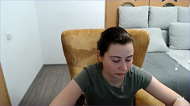 VioletaFlower7 online show from March 22, 8:45 pm