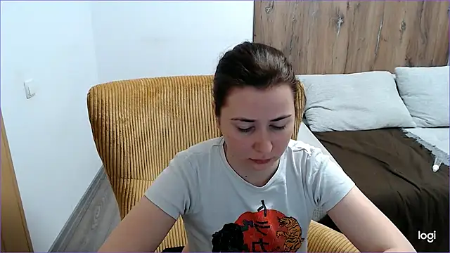 VioletaFlower7 online show from April 30, 8:42 am