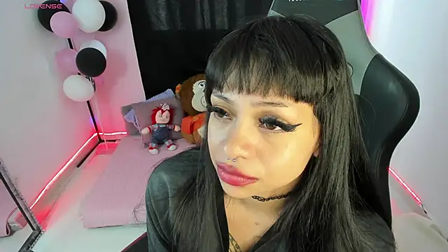 zoesullivan online show from December 9, 1:02 pm