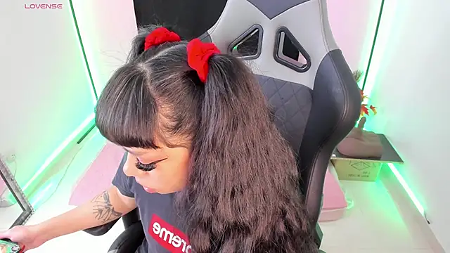 zoesullivan online show from December 26, 10:16 am