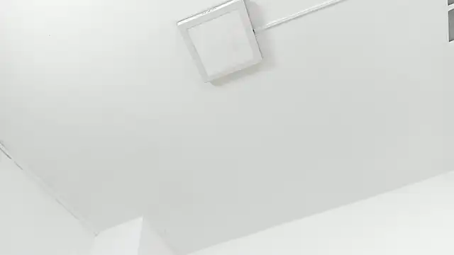 Juliabadlee online show from December 4, 3:15 am