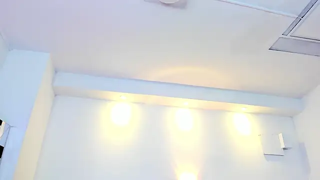 Juliabadlee online show from March 21, 3:44 am