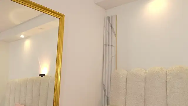 Snapshot of Juliabadlee chatting on November 6, 7:48 pm Juliabadlee online show from November 6, 7:48 pm