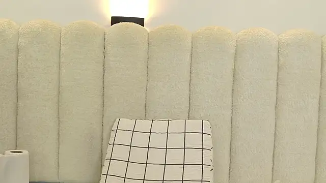 Snapshot of Juliabadlee chatting on November 27, 10:01 pm Juliabadlee online show from November 27, 10:01 pm