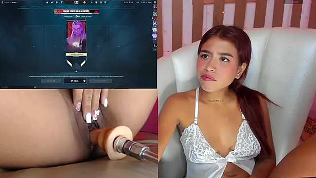 Snapshot of XimenaReid chatting on January 30, 8:22 am XimenaReid online show from January 30, 8:22 am