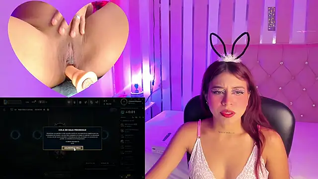 Snapshot of XimenaReid chatting on March 21, 1:56 pm XimenaReid online show from March 21, 1:56 pm