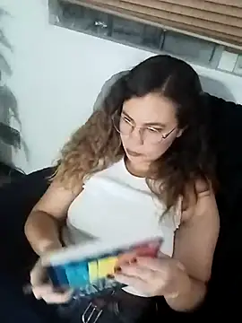 gigi stephans online show from April 8, 2:55 am