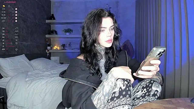 Snapshot of uwuxxxeva chatting on January 18, 8:12 pm uwuxxxeva online show from January 18, 8:12 pm