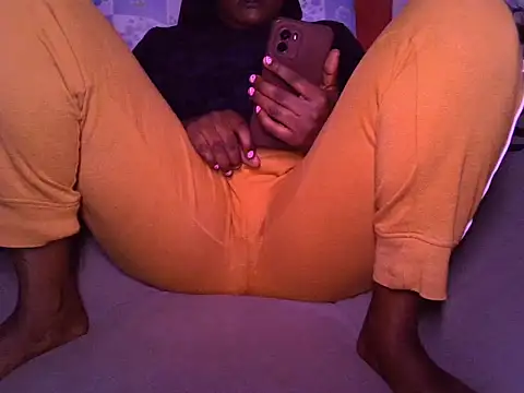 Snapshot of Hot_Caro chatting on June 3, 2:44 pm Hot Caro online show from June 3, 2:44 pm
