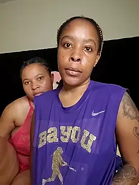 R-thequeen online show from April 18, 11:36 am