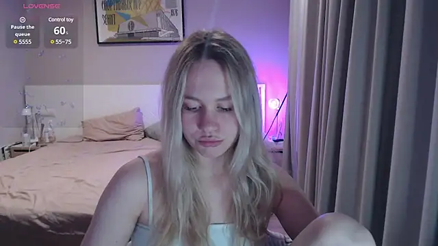 Snapshot of annabel8 chatting on December 6, 7:45 pm annabel8 online show from December 6, 7:45 pm