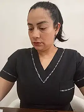 Snapshot of XGabrielaXX chatting on November 11, 11:21 am XGabrielaXX online show from November 11, 11:21 am