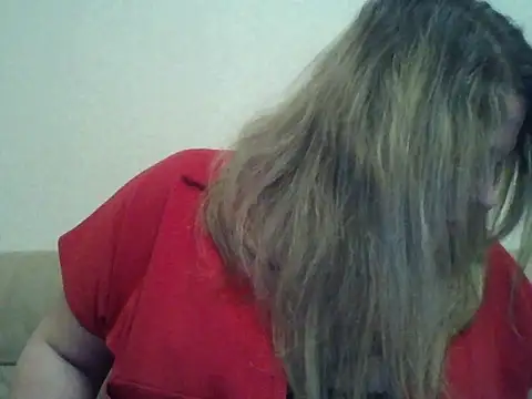 Snapshot of ParisMimi chatting on April 24, 8:22 pm ParisMimi online show from April 24, 8:22 pm