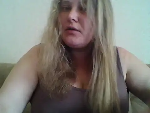 Snapshot of ParisMimi chatting on May 11, 7:36 am ParisMimi online show from May 11, 7:36 am
