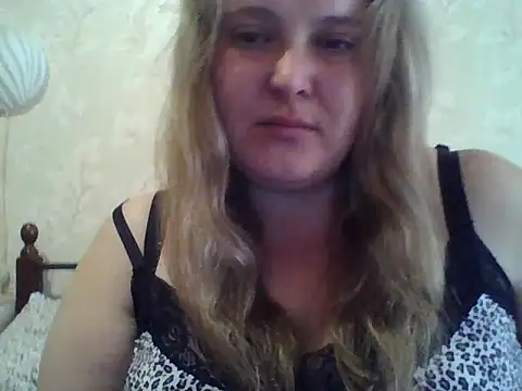 Snapshot of ParisMimi chatting on June 5, 8:31 am ParisMimi online show from June 5, 8:31 am