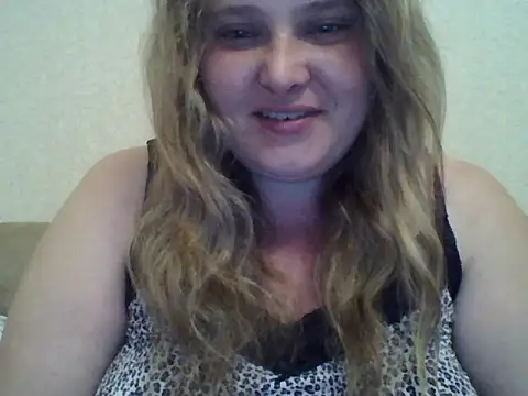Snapshot of ParisMimi chatting on June 7, 8:56 pm ParisMimi online show from June 7, 8:56 pm