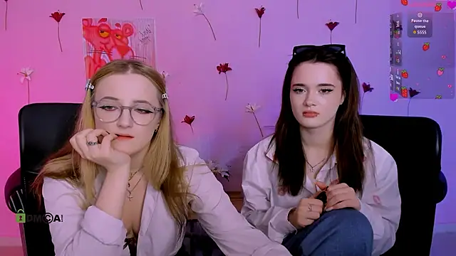 liana kisses online show from March 28, 11:04 pm