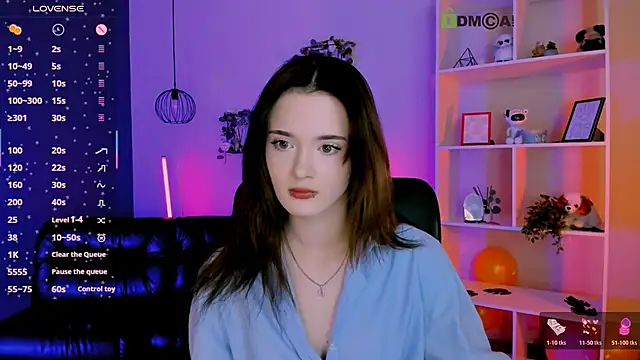 liana kisses online show from April 11, 7:07 pm