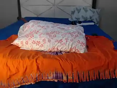 Snapshot of judy_the_booty chatting on February 15, 3:06 pm judy the booty online show from February 15, 3:06 pm