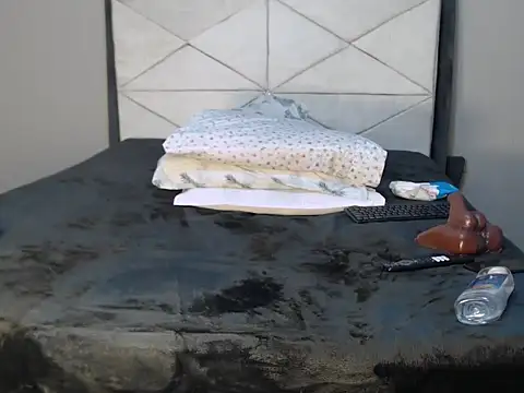 Snapshot of judy_the_booty chatting on February 25, 11:11 pm judy the booty online show from February 25, 11:11 pm