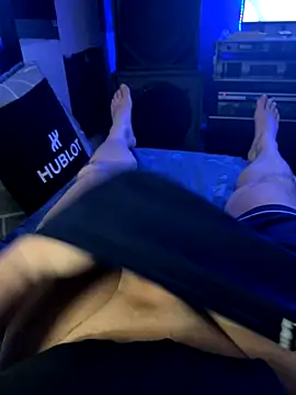 Snapshot of MatthewEmme chatting on December 3, 11:58 pm MatthewEmme online show from December 3, 11:58 pm