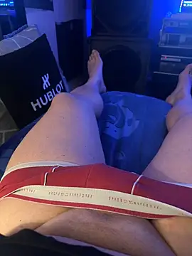 Snapshot of MatthewEmme chatting on December 14, 1:00 am MatthewEmme online show from December 14, 1:00 am