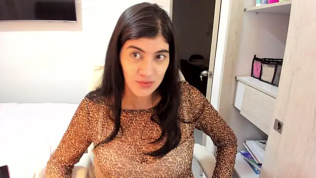 misstoya online show from November 10, 10:31 pm