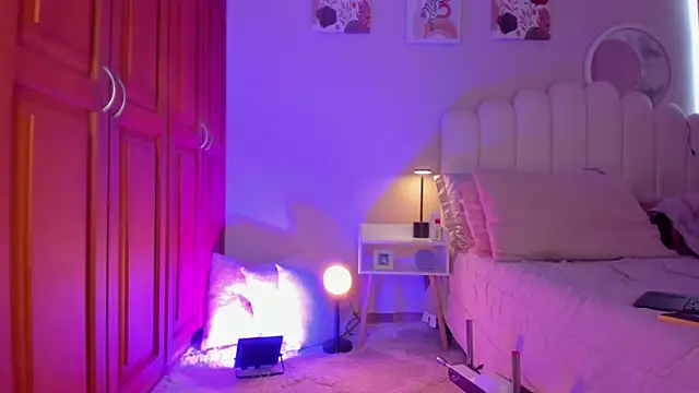 martinaaricci online show from February 23, 2:03 pm