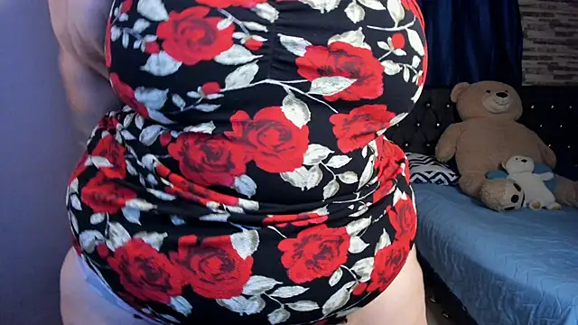 Snapshot of Imluna93 chatting on December 19, 8:13 am Imluna93 online show from December 19, 8:13 am