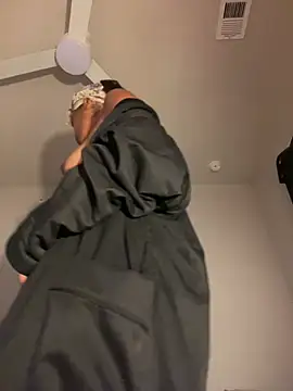 Snapshot of goldbuni chatting on January 9, 12:52 pm goldbuni online show from January 9, 12:52 pm