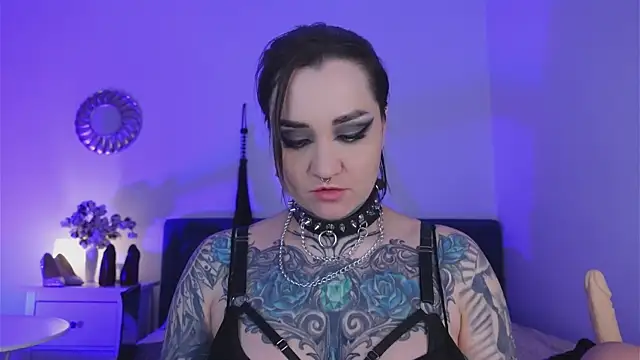 Snapshot of SindelDark chatting on February 2, 5:04 pm SindelDark online show from February 2, 5:04 pm