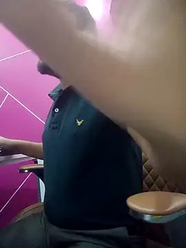 Snapshot of zakly69 chatting on November 8, 9:20 am zakly69 online show from November 8, 9:20 am