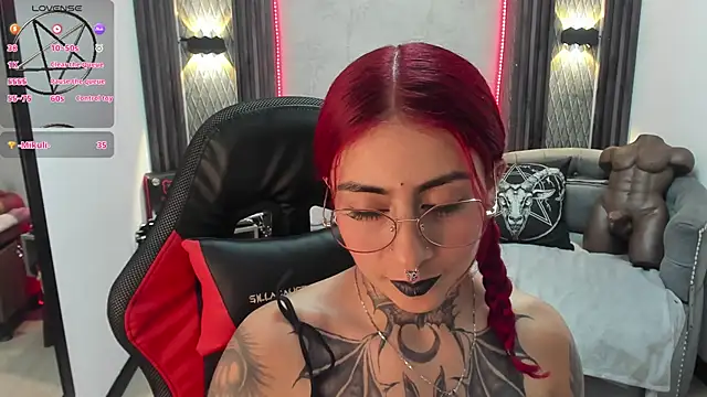 selene red  online show from February 20, 3:41 pm