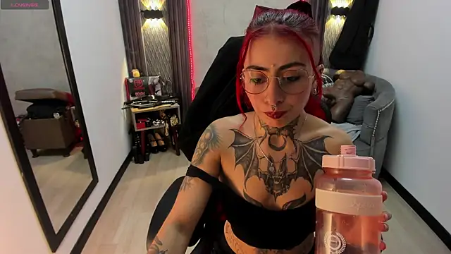 selene red  online show from March 21, 3:46 pm