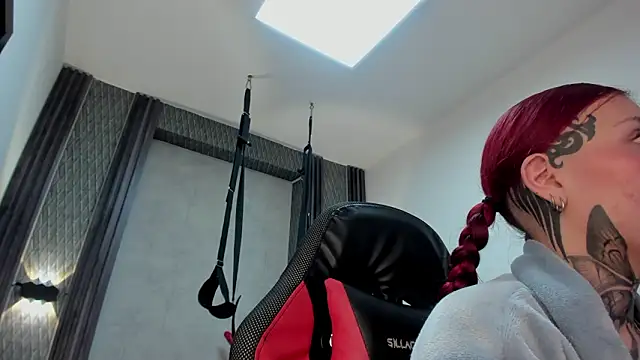 selene red  online show from March 2, 5:08 am