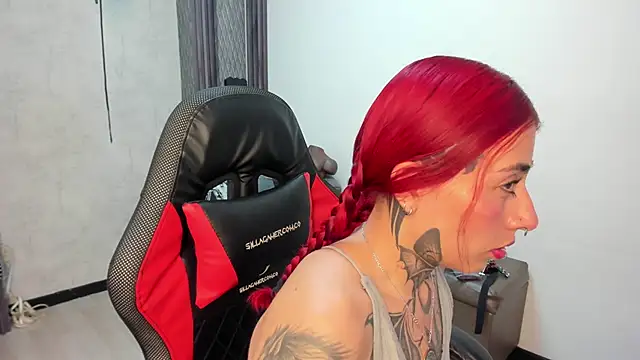 Snapshot of selene_red_ chatting on June 11, 2:53 am selene red online show from June 11, 2:53 am