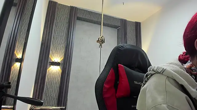 Snapshot of selene_red_ chatting on June 16, 1:41 am selene red online show from June 16, 1:41 am