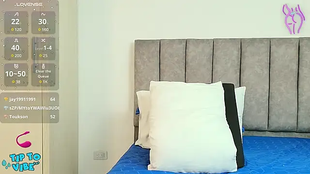 karina lewis  online show from March 22, 6:33 am