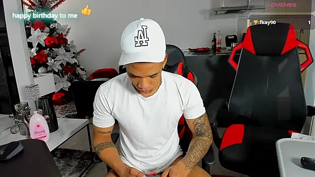 TROYWESLY- online show from December 18, 8:36 pm