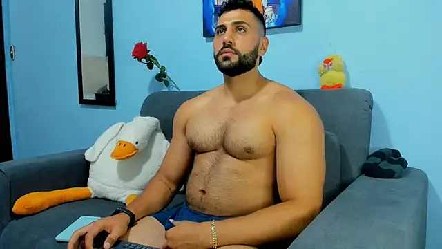 Snapshot of ETHAN_ROX chatting on February 11, 10:39 pm ETHAN ROX online show from February 11, 10:39 pm